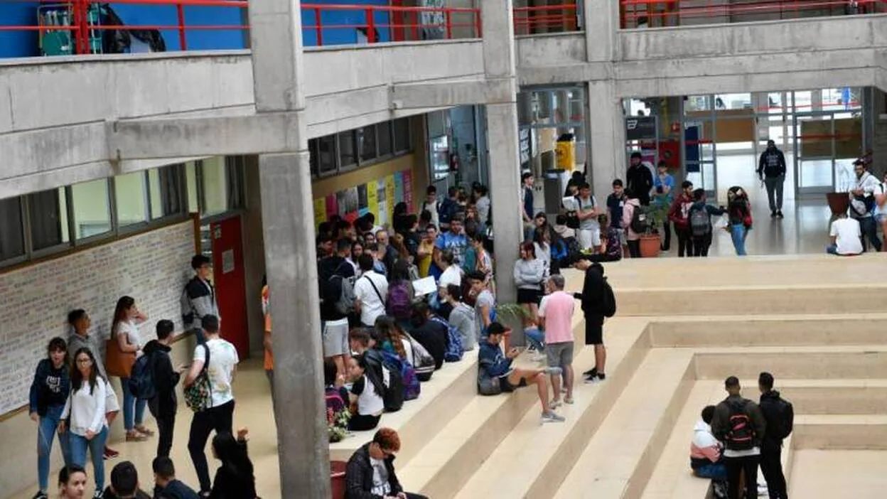 Las universidades públicas canarias asumen el fin de las clases presenciales