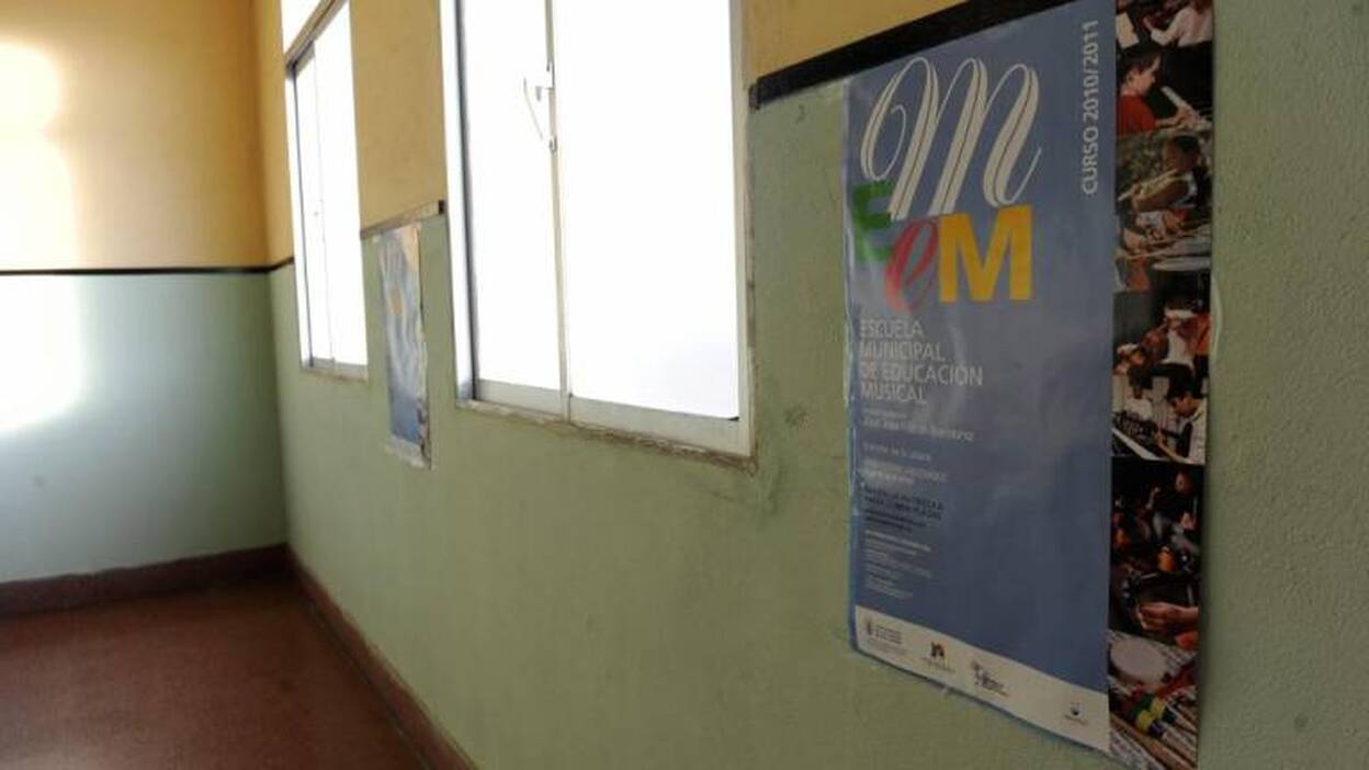 La escuela municipal de música cesa su actividad por un ERTE