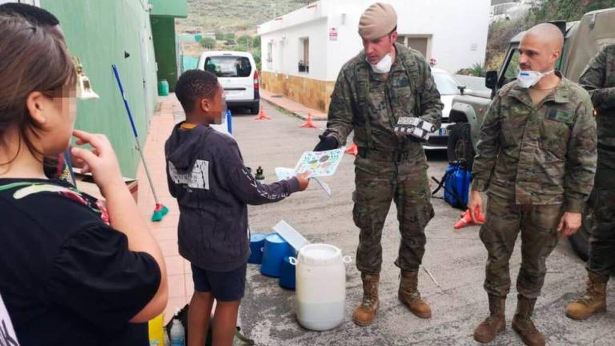 Dibujos de niños acogidos a la Brigada Canarias