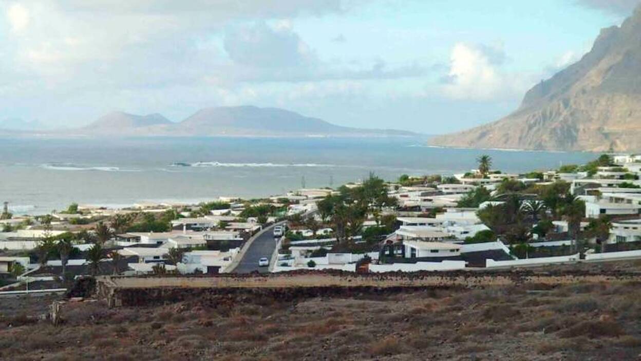 Cobijo para 44 sanitarios y 4 agentes