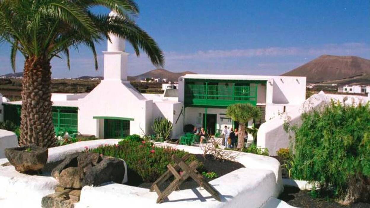 Talleres con artesanos del Monumento