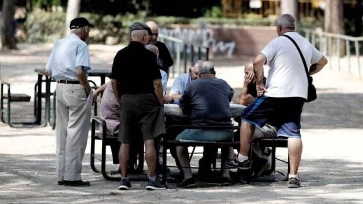 Algunos bancos mantienen el adelanto del cobro de las pensiones