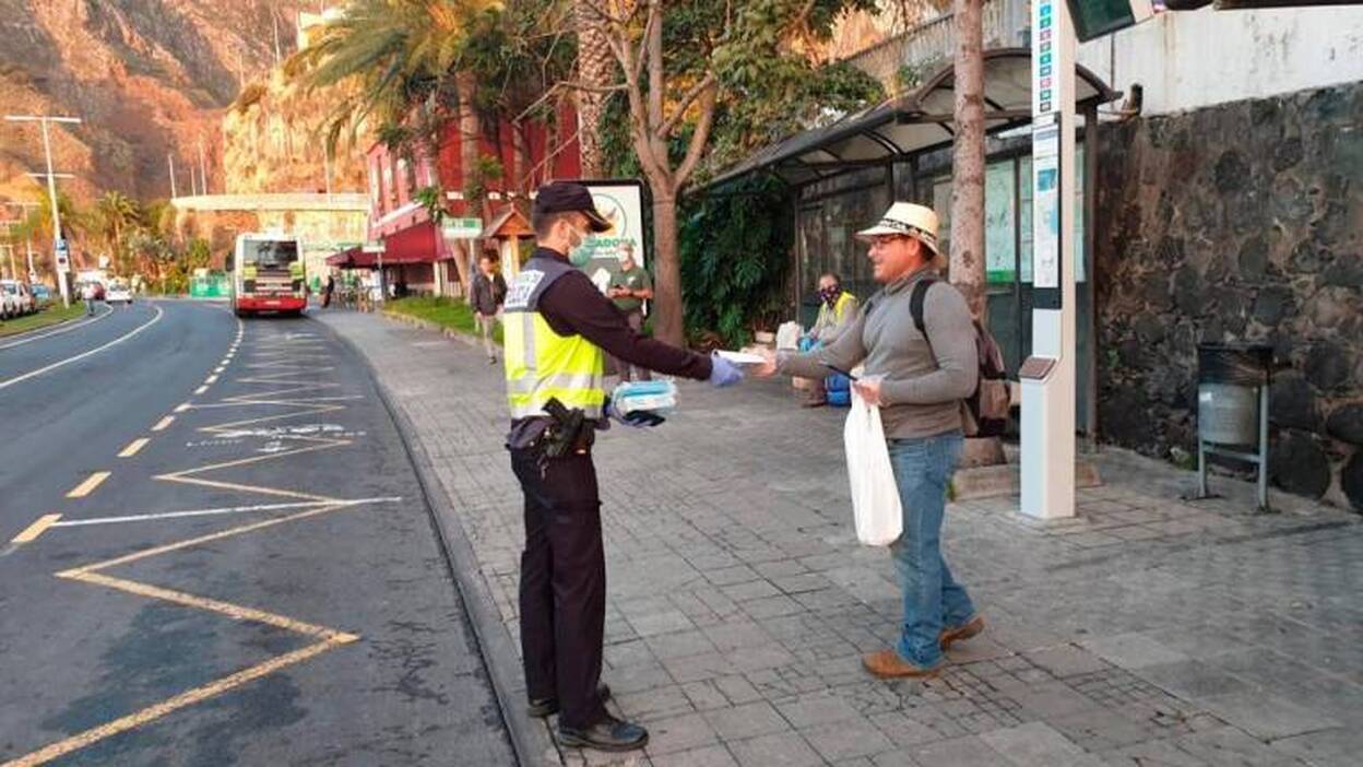 Sanidad recomienda mascarillas en el trabajo si no se mantiene la distancia de seguridad