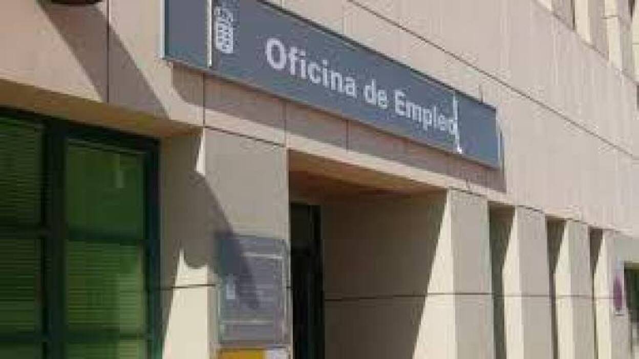 El paro subió en Canarias en 27.347 personas en abril, un 12 %