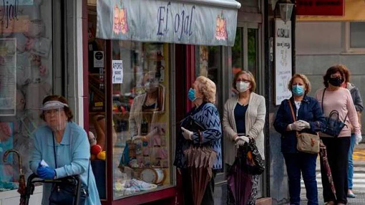 Los contagios en España sufren un mínimo aumento con 439 nuevos casos