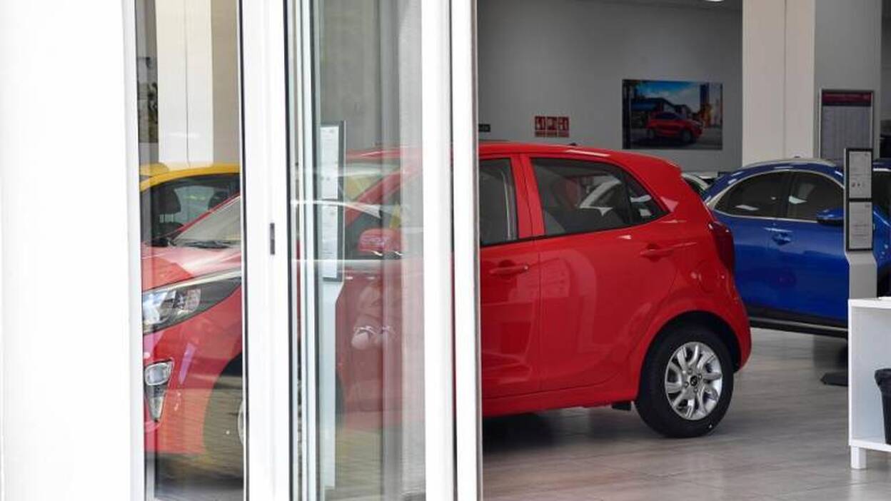 Los coches ‘chocan’ con la Covid-19