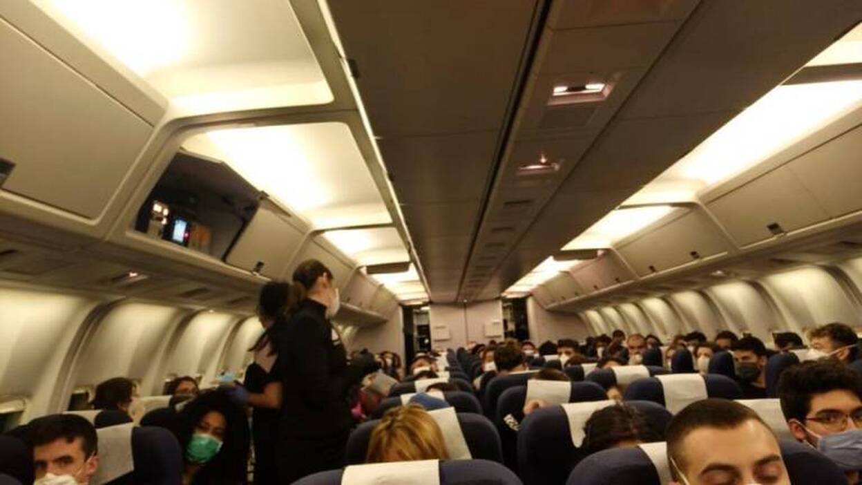 La cuarentena a viajeros se levantará con el fin de la alarma