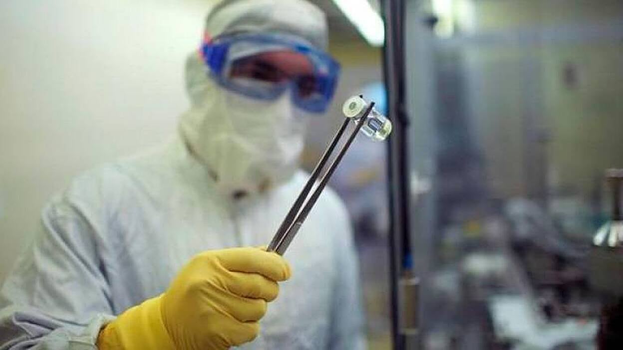 «La vacuna tardará al menos un año»