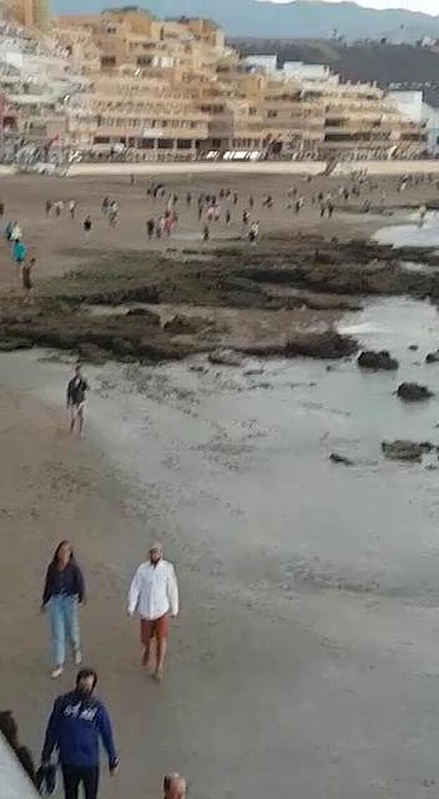 Señales para poder pasear por Las Canteras