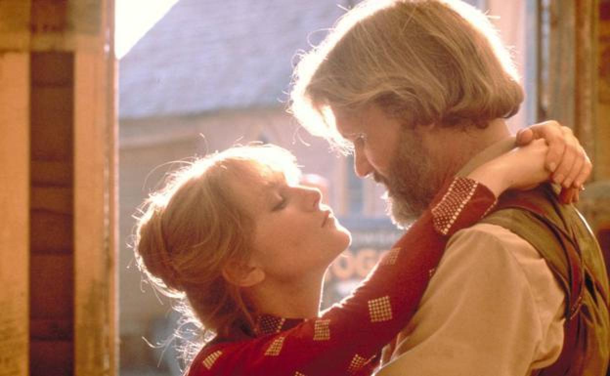 Isabelle Huppert y Kris Kristofferson en 'La puerta del cielo'.