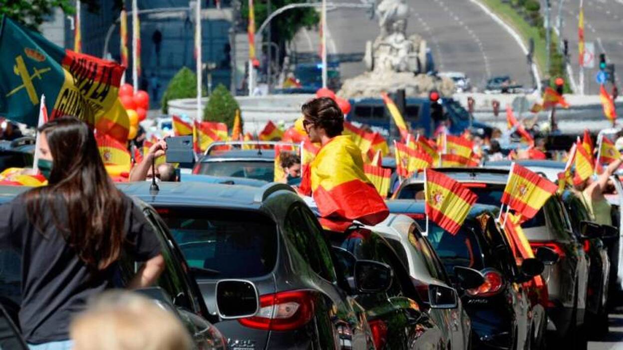 Agreden a periodistas en la protesta de Vox