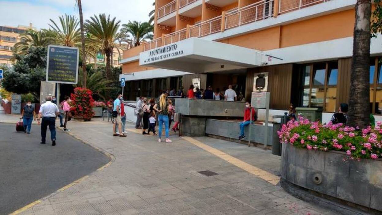 «Tiene que traerse su propio boli para rellenar el documento»