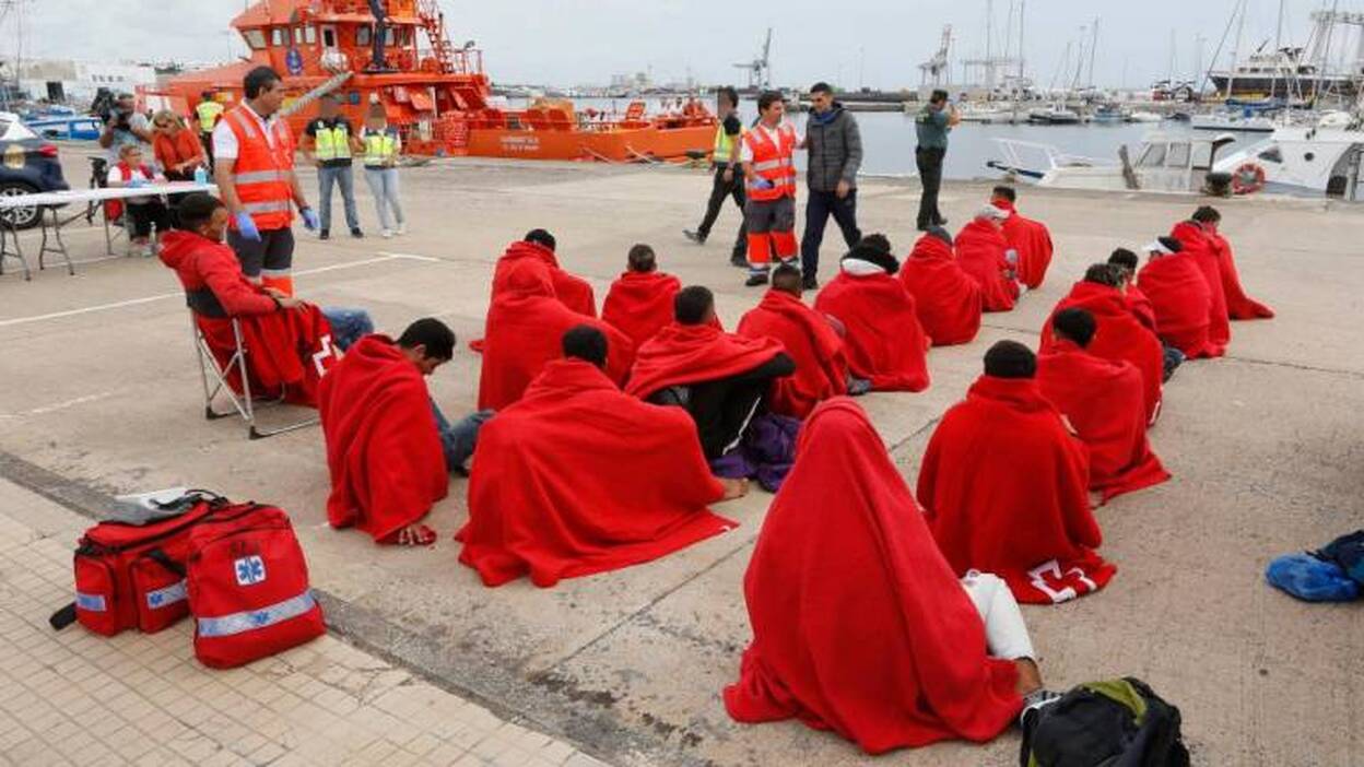 CC y PP reclaman firmeza ante Madrid por la inmigración
