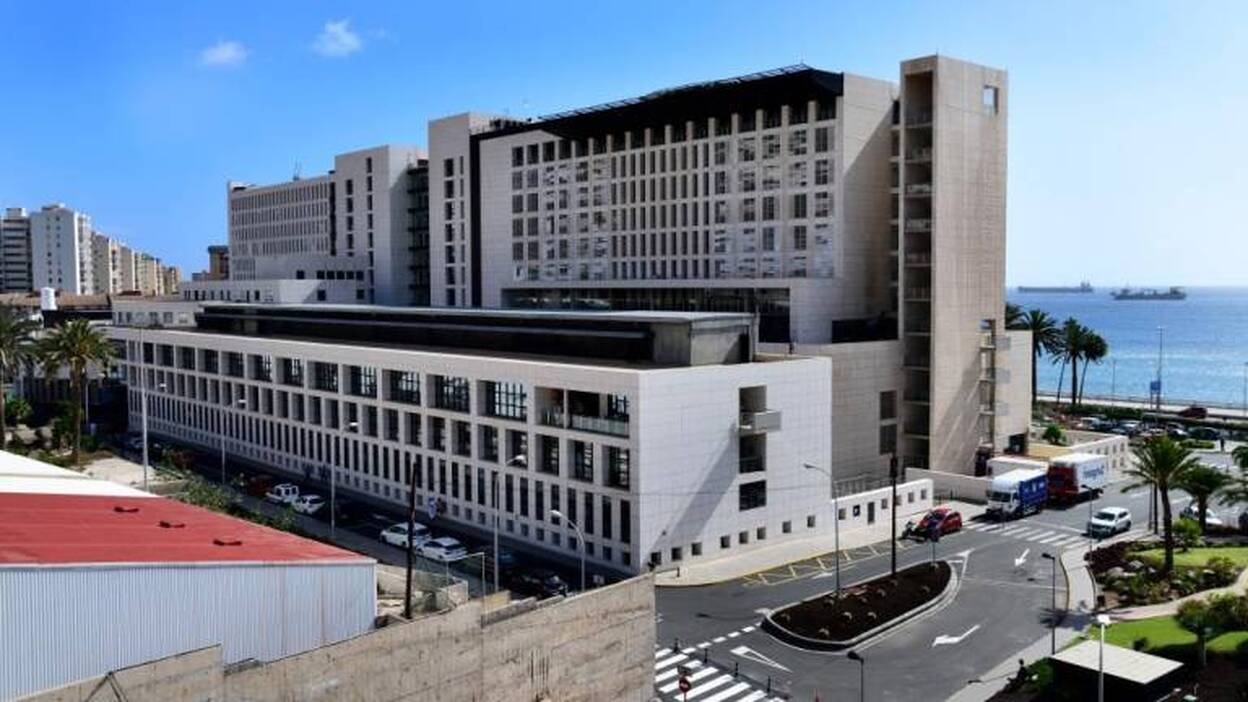 Canarias cierra el lunes con 12 hospitalizados