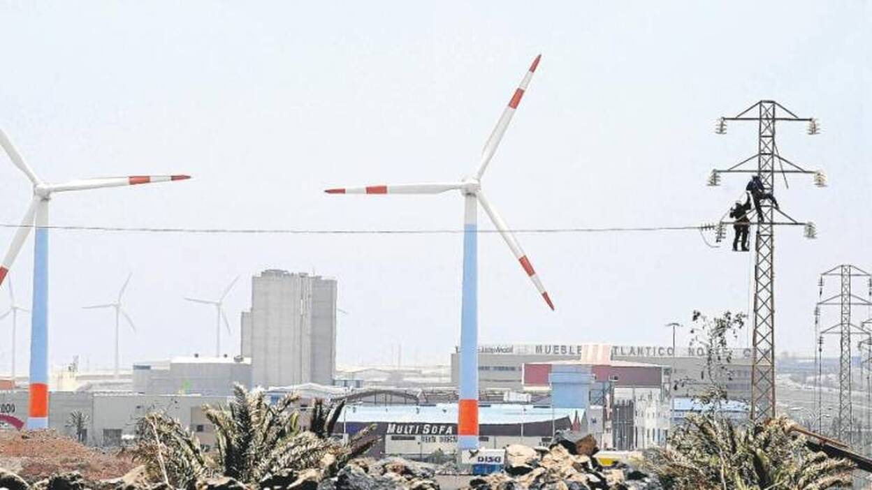 La luz sube 29,3%, pero sigue en mínimos