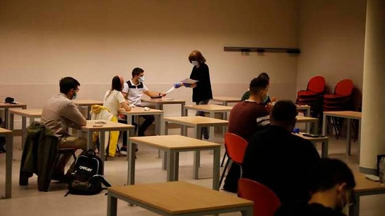 Piden formación para la semipresencialidad