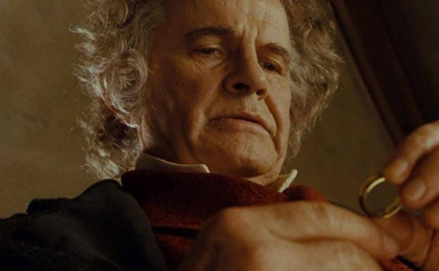 Ian Holm encarnó a un Bilbo Bolsón anciano en la trilogía de 'El Señor de los Anillos' y 'El Hobbit'.