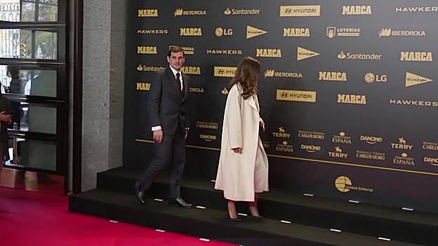 Sara Carbonero da la bienvenida al verano