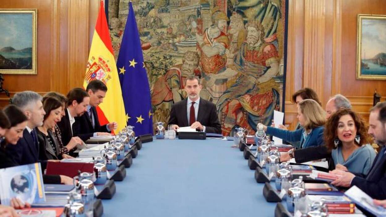 Felipe VI se reúne hoy con Sánchez y 14 ministros