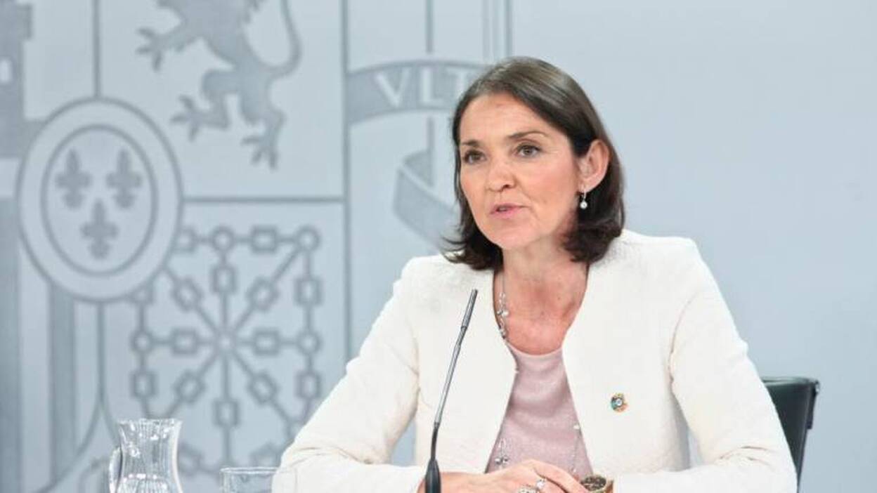 Maroto admite que a Canarias y Baleares "les cuesta más" reactivar el turismo