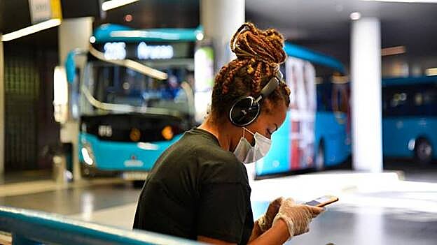 ¿Por qué algunos jóvenes no se ponen mascarilla?