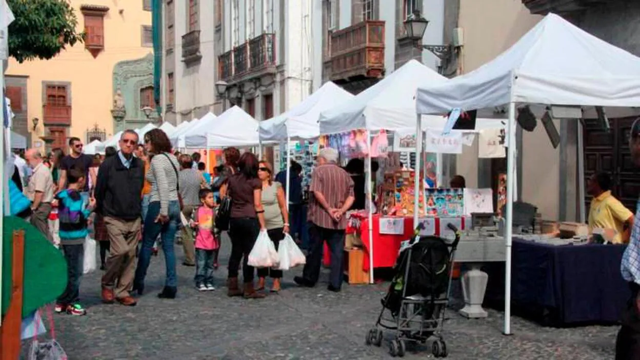 El Mercadillo de Artesanía y Cultura de Vegueta retoma su actividad