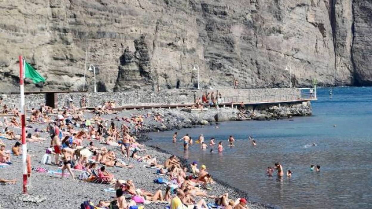 Las Nieves, del azul a la piedra