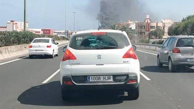 Espectacular incendio en El Goro