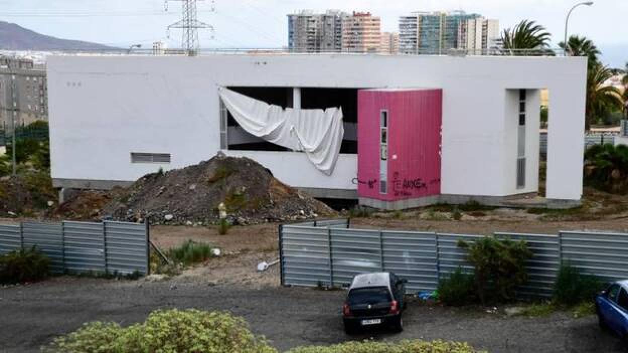 La Casa (en ruinas) de la Juventud