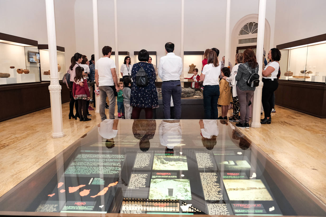 Imagen de archivo de una visita al Museo Canario. 
