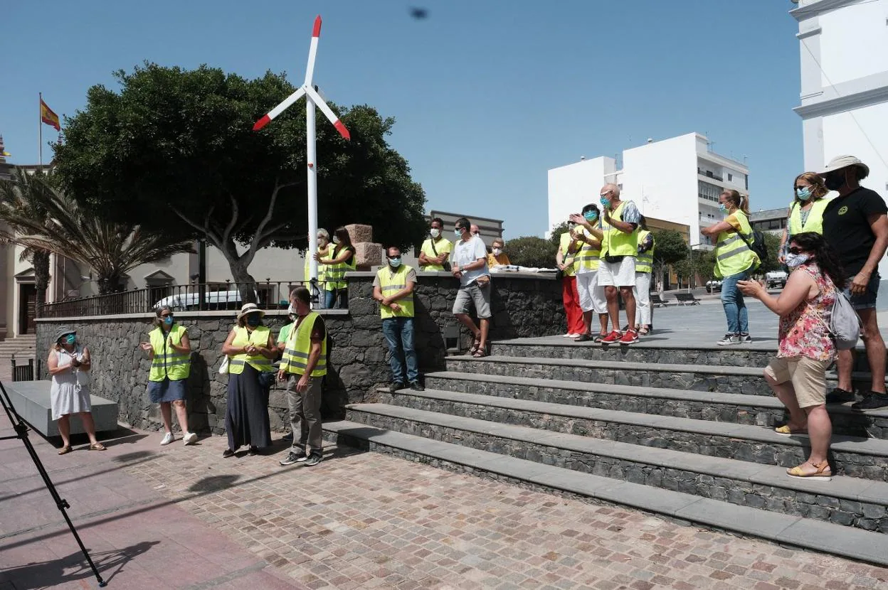 Un aerogenerador presidió la protesta vecinal. 