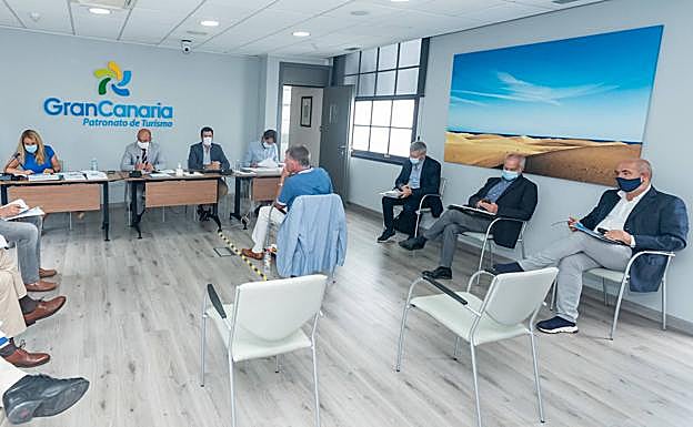 Imagen de la reunión del Patronato de Turismo