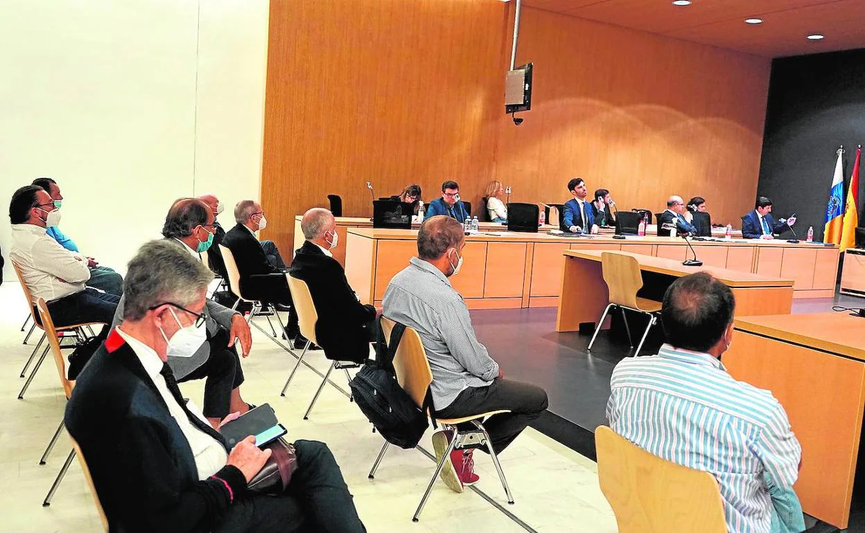 Imagen de la última sesión de ayer del juicio por el caso Stratvs en la Audiencia Provincial de Las Palmas