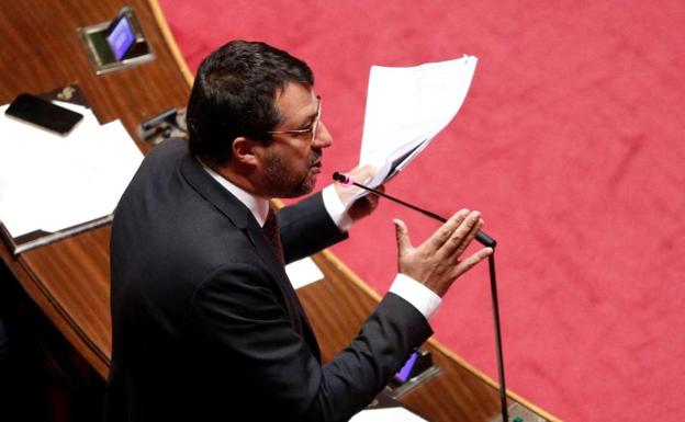 Salvini reniega de la mascarilla para intentar recuperar el pulso político 