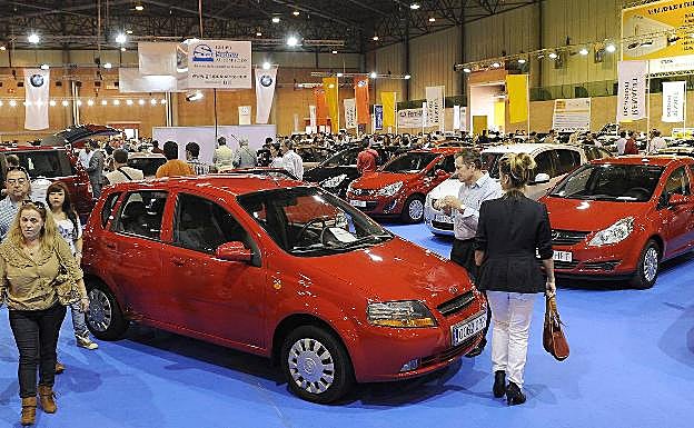 Exposición de coches usados en Sevilla 