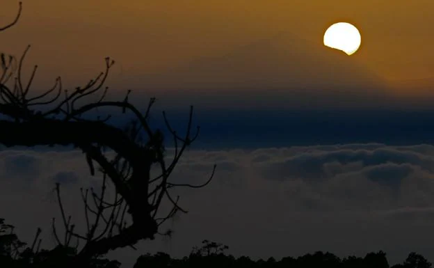 Imágenes de la puesta de sol desde Tamadaba. 