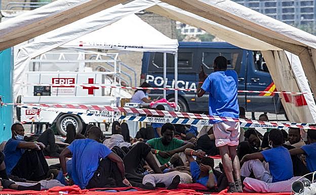 Migrantes critican «la degradación insostenible» de la acogida en Canarias