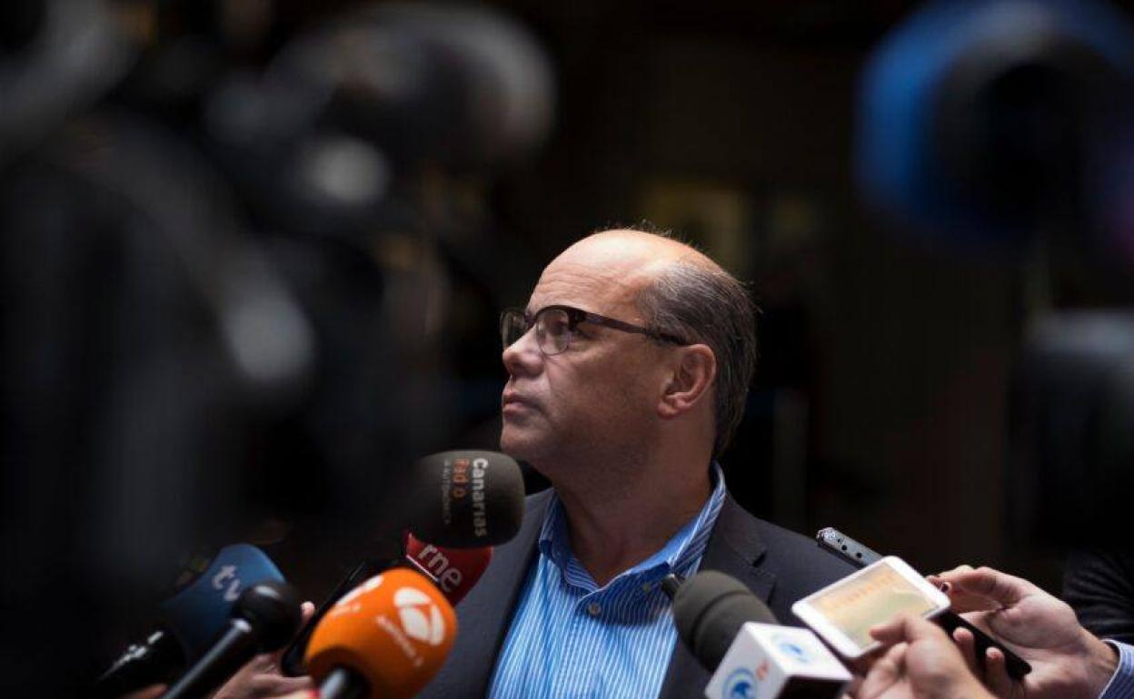 el secretario general de los nacionalistas canarios, José Miguel Barragán,