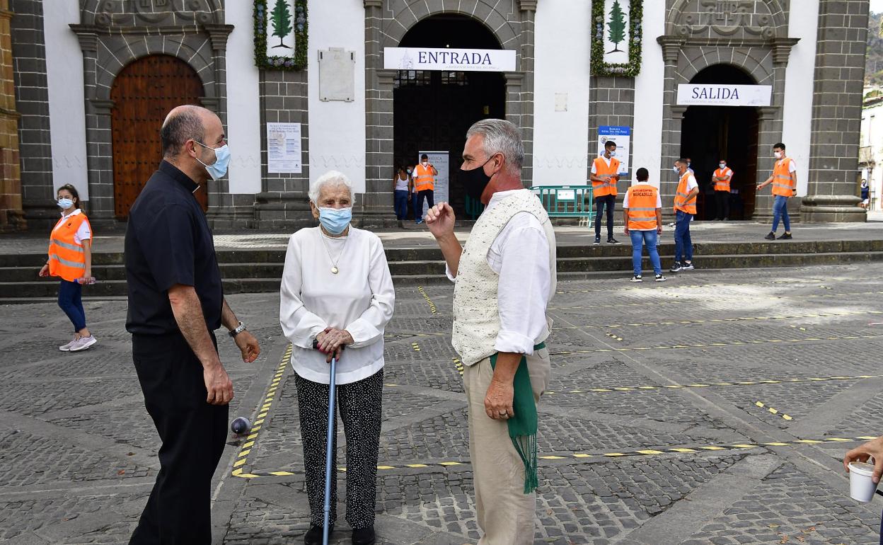 «No hace falta venir, la Virgen está con todos»