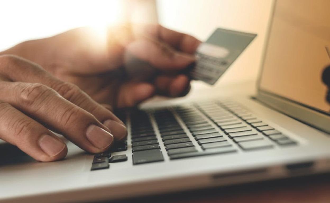 Apuesta online con la tarjeta de una desconocida