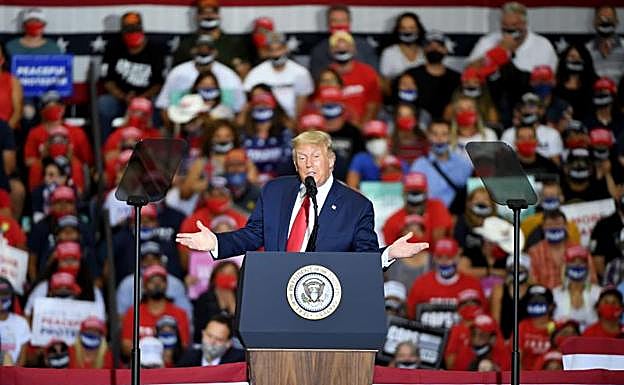 Donald Trump durante el mitin en Nevada