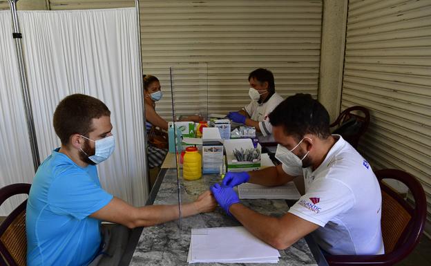 Canarias ralentiza los contagios (135), pero suma cuatro nuevos fallecidos