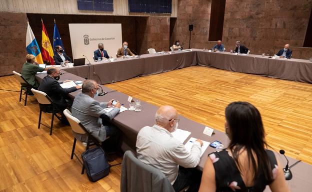 La comisión del Pacto por la Reactivación Social y Económica de Canarias se reunió ayer para debatir el plan reactiva Canarias. 