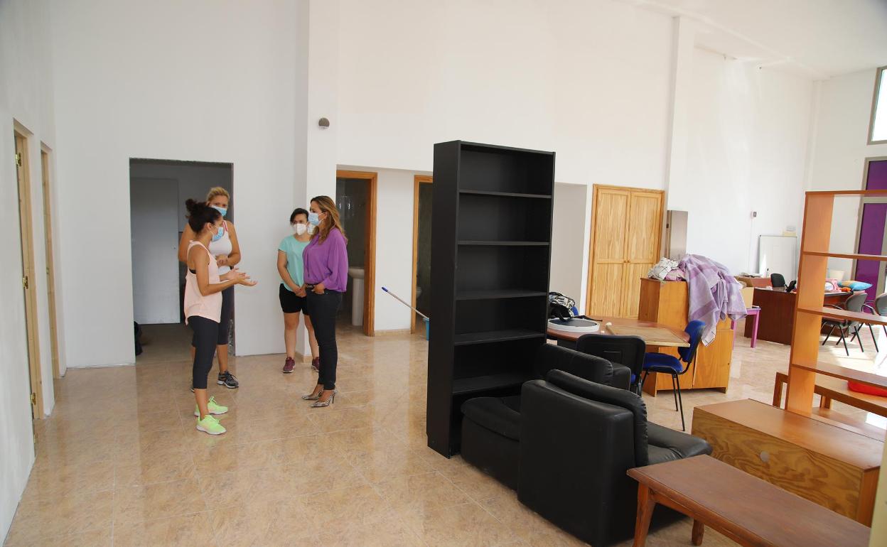 Corujo visitando el Punto de Encuentro Familiar. 