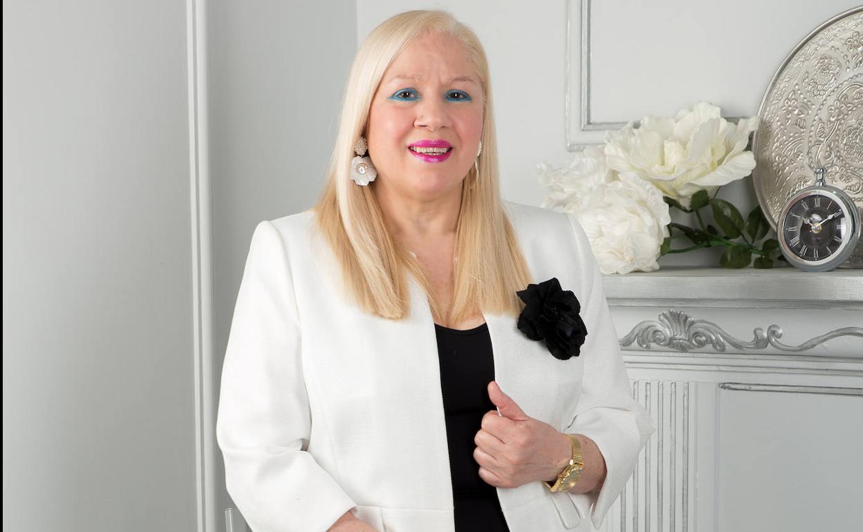 Begoña Santana ha dedicado su vida a la pasión que la acompaña desde niña: el baloncesto. 