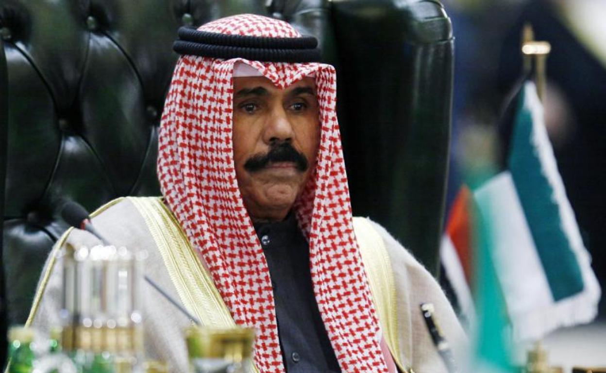 Nawaf al-Ahmed al-Jaber al-Sabah, sucesor del emir fallecido.