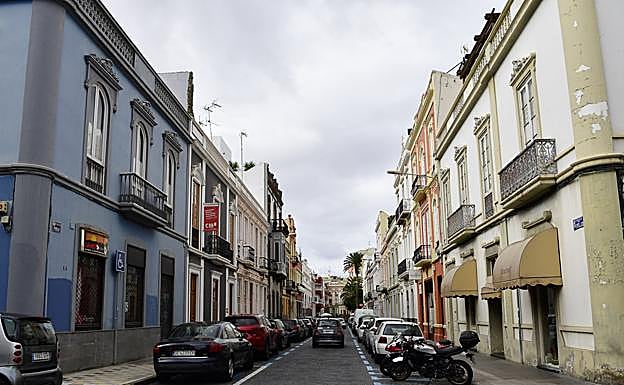 El Ayuntamiento limita el uso turístico en la calle Perojo al 49% de los edificios protegidos
