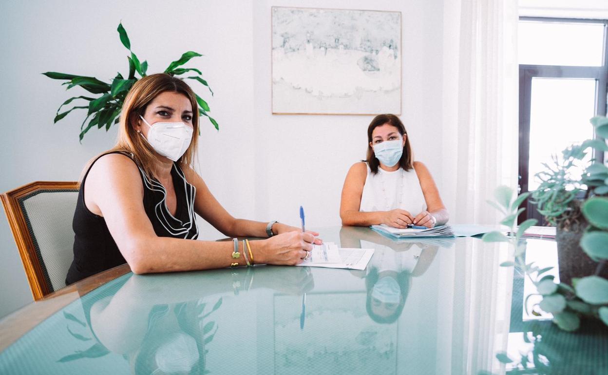 Concejala y alcaldesa. 