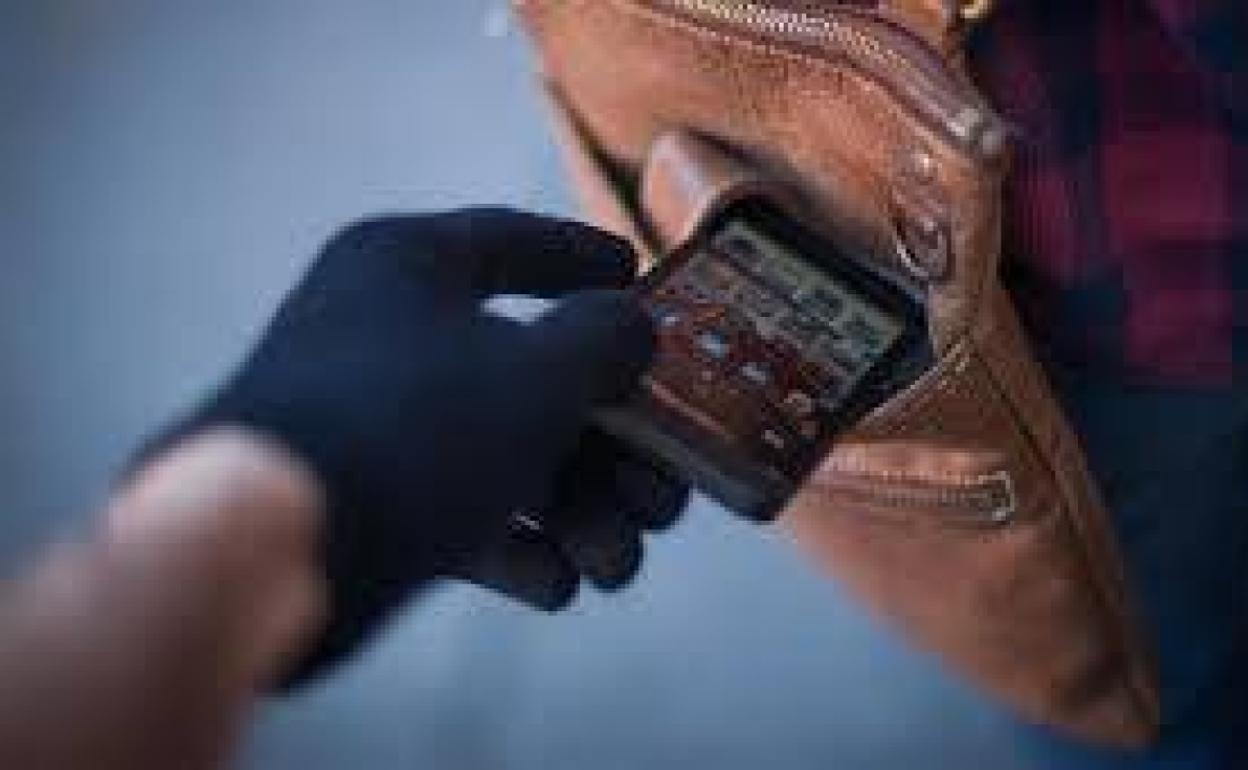 Detenida por vender un teléfono robado