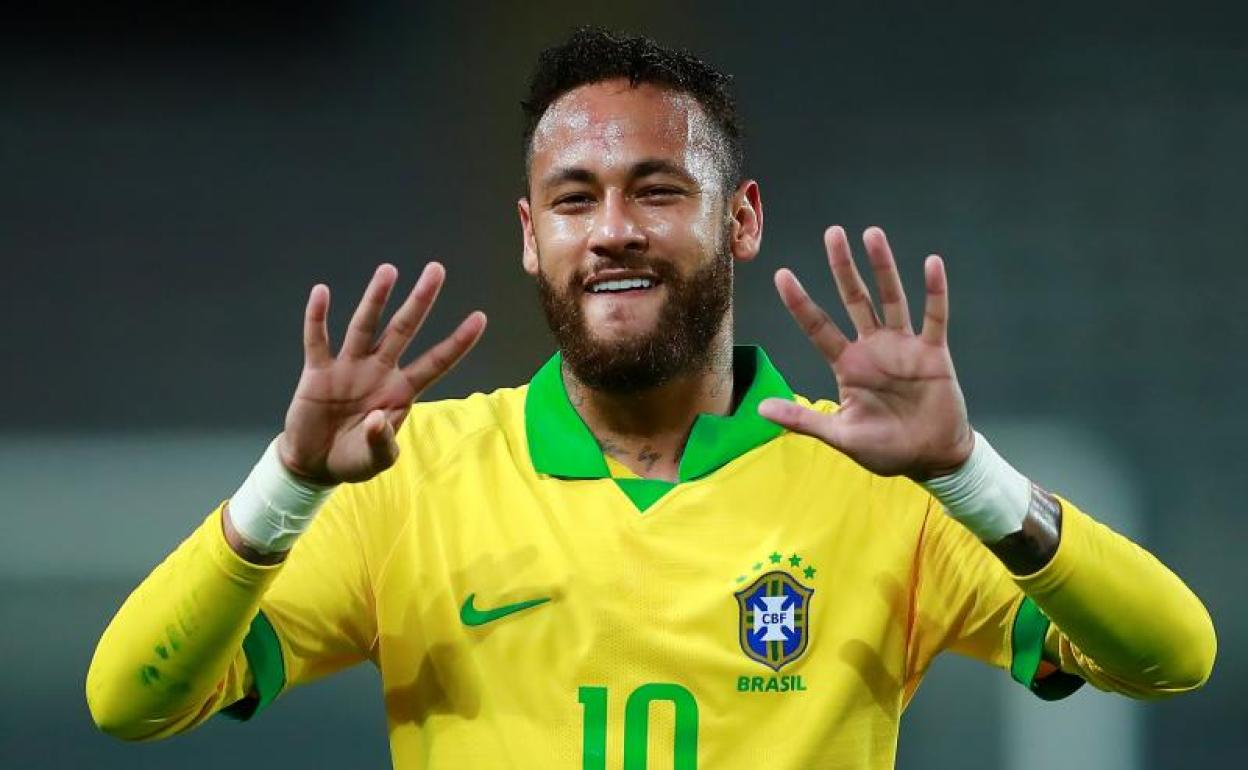 Neymar recordó a Ronaldo en una de sus celebraciones.